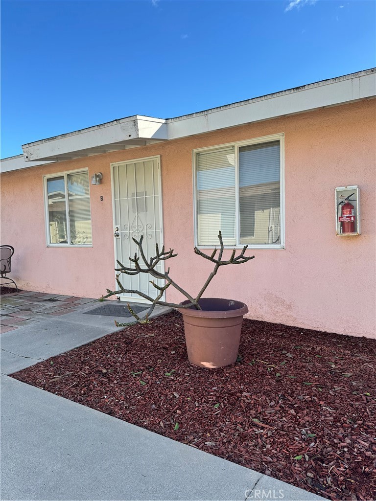 Residential Lease for rent at 528 Cherry B, Long Beach CA featuring 1 bed and 1 bath