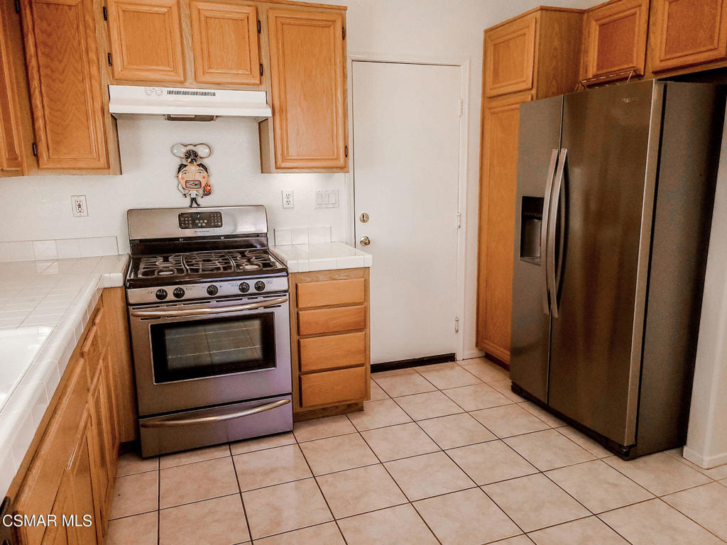 Residential Lease for rent at 5609 Sienna Way, Westlake Village CA featuring 3 beds and 3 baths