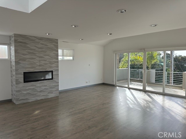 Residential Lease for rent at 510 Ardmore Avenue, Hermosa Beach CA featuring 3 beds and 4 baths