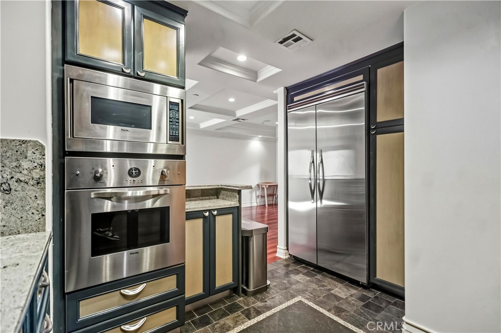 Residential for sale at 478 S oakland ave 2, Pasadena CA featuring 3 beds and 4 baths