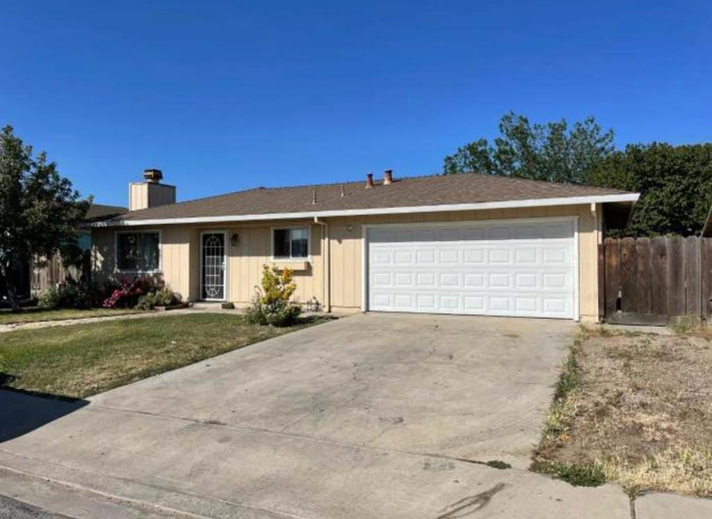 Residential for sale at 609 N Vanderhurst Avenue, King City CA featuring 3 beds and 2 baths