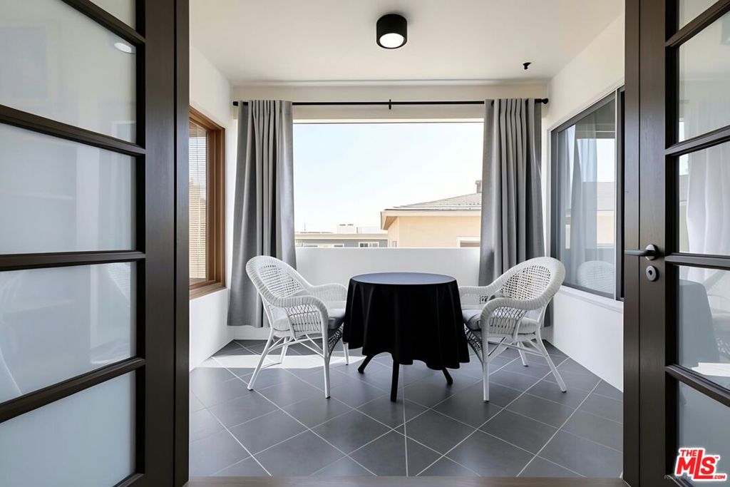 Residential for sale at 1114 23rd Street 4, Santa Monica CA featuring 3 beds and 2 baths