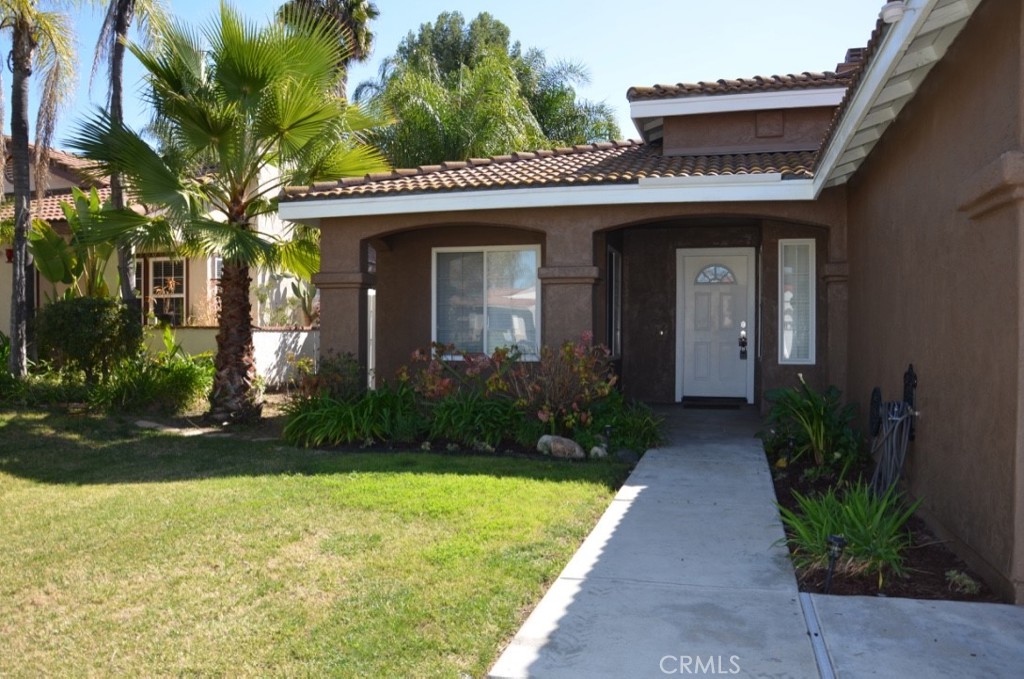 Residential Lease for rent at 32499 Strigel Court, Temecula CA featuring 3 beds and 2 baths