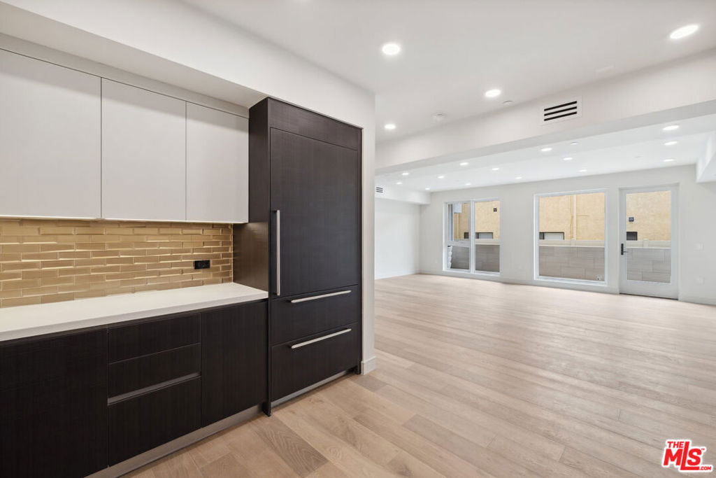 Condominium for sale at 505 S Barrington Avenue 104, Los Angeles, CA featuring 2 beds and 4 baths