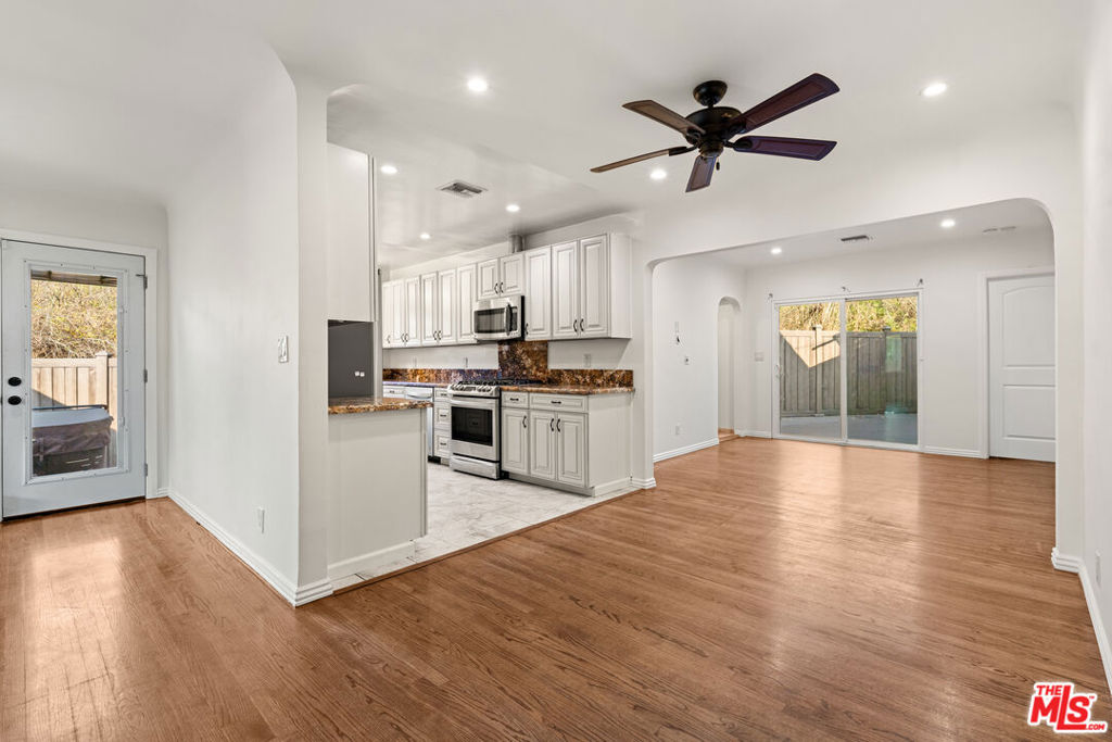 Residential Lease for rent at 4530 Bakman Avenue, North Hollywood, Los Angeles CA featuring 3 beds and 3 baths