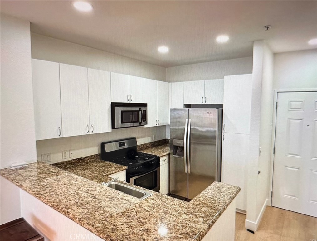 Residential Lease for rent at 1801 E Katella 3129, Anaheim CA featuring 1 bed and 1 bath