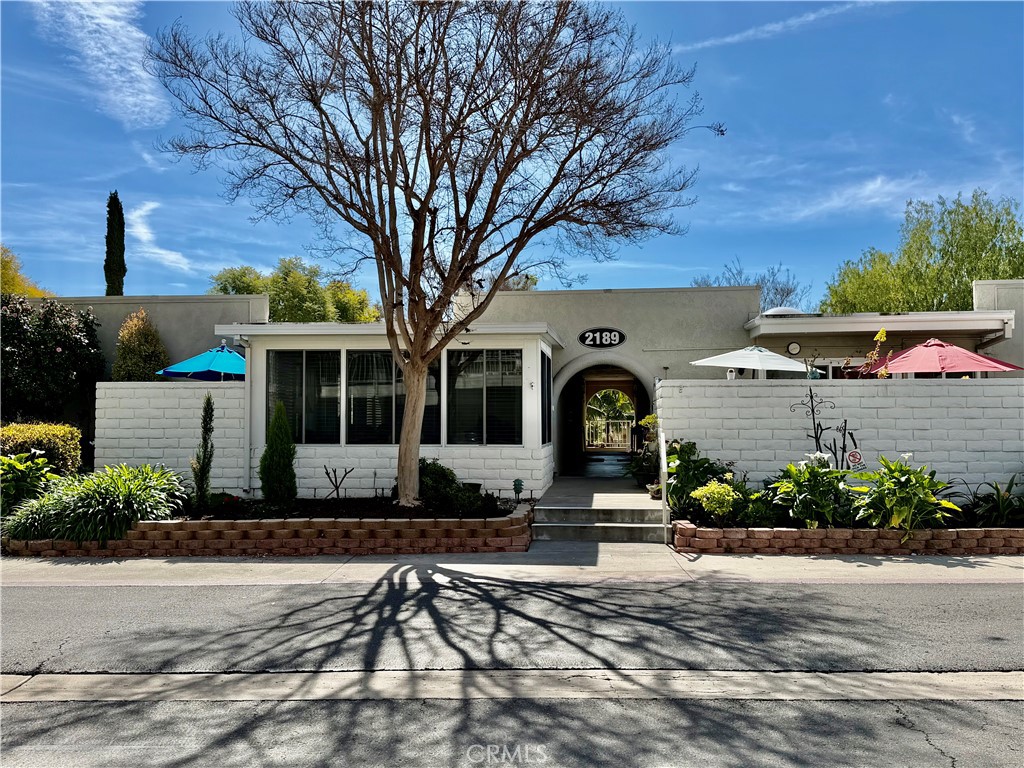 Residential for sale at 2189 Via Mariposa E P, Laguna Woods CA featuring 1 bed and 1 bath