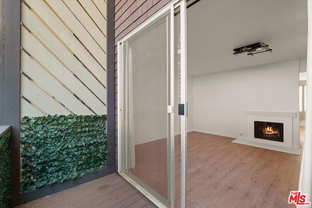 Residential for sale at 621 California Avenue 2, Santa Monica CA featuring 2 beds and 2 baths
