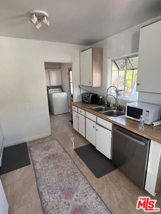 Single Family Residence for sale at 4354 Coolidge Avenue, Los Angeles, CA featuring 2 beds and 1 bath