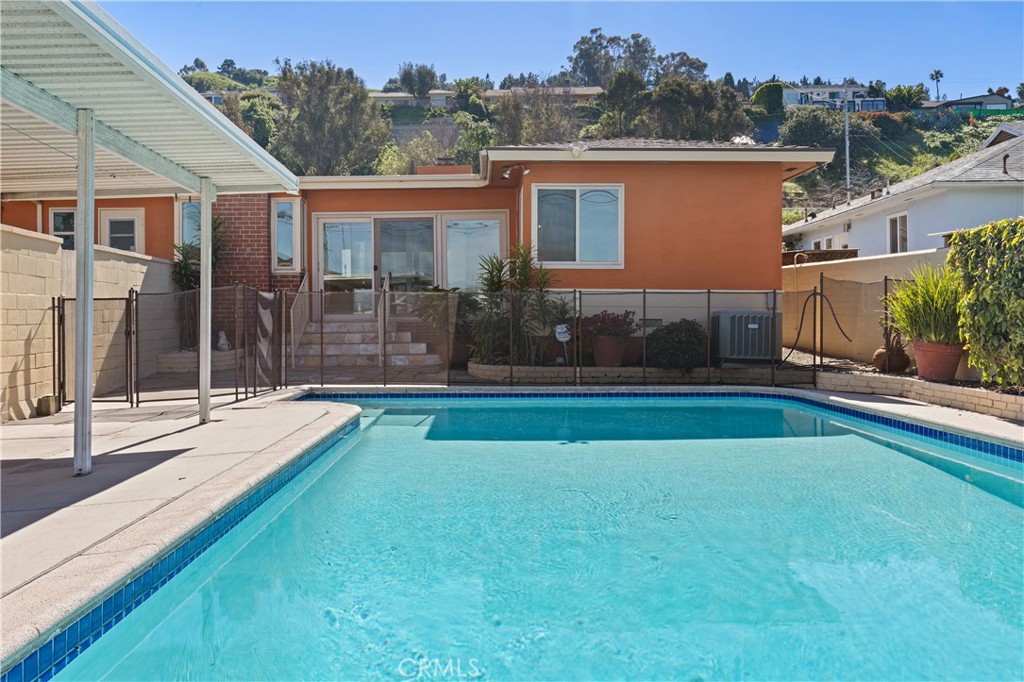 Residential for sale at 5629 Brushton, Los Angeles CA featuring 3 beds and 2 baths