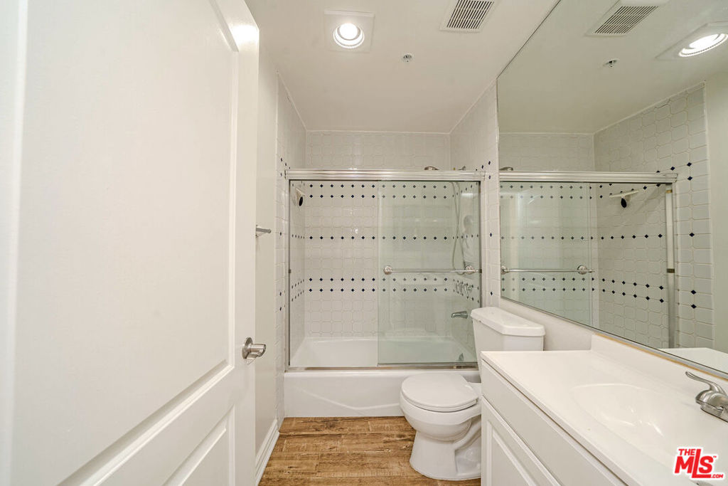 Residential Lease for rent at 2311 Schader Drive 101, Santa Monica, Los Angeles CA featuring 2 beds and 3 baths