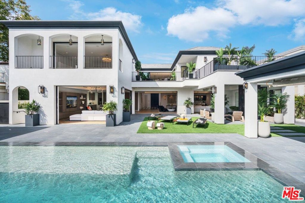 Residential Lease for rent at 525 N Camden Drive, Beverly Hills CA featuring 6 beds and 10 baths
