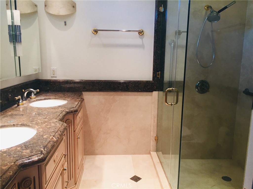 Residential Lease for rent at 3324 Via Lido, Newport Beach CA featuring 3 beds and 2 baths