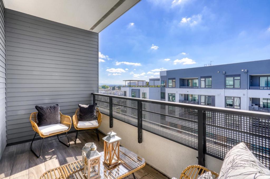 Active for sale at Santa Clara, CA, Santa Clara, CA CA and 3 baths