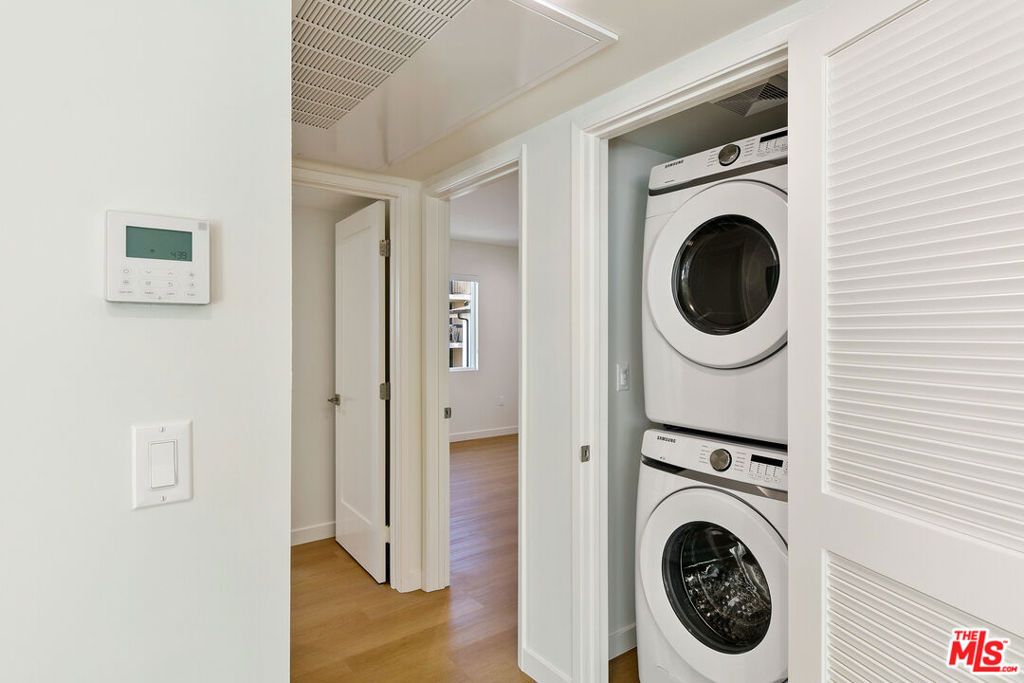 Residential Lease for rent at 954 N San Vicente Boulevard 6, West Hollywood CA featuring 2 beds and 2 baths