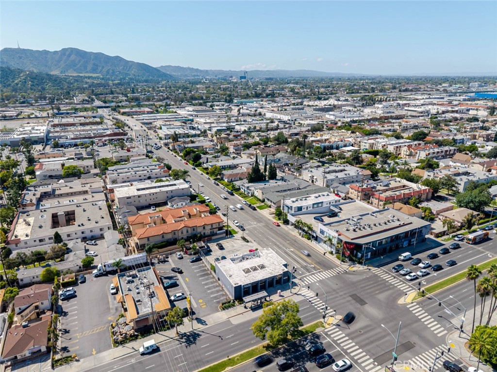 Residential Lease for rent at 1051 Western Avenue A, Glendale, Los Angeles County CA featuring 1 bed and 1 bath