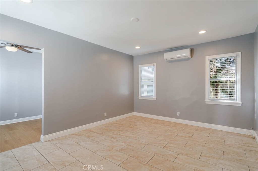 Residential Lease for rent at 1049 Western Avenue B, Glendale, Los Angeles County CA featuring 1 bed and 1 bath
