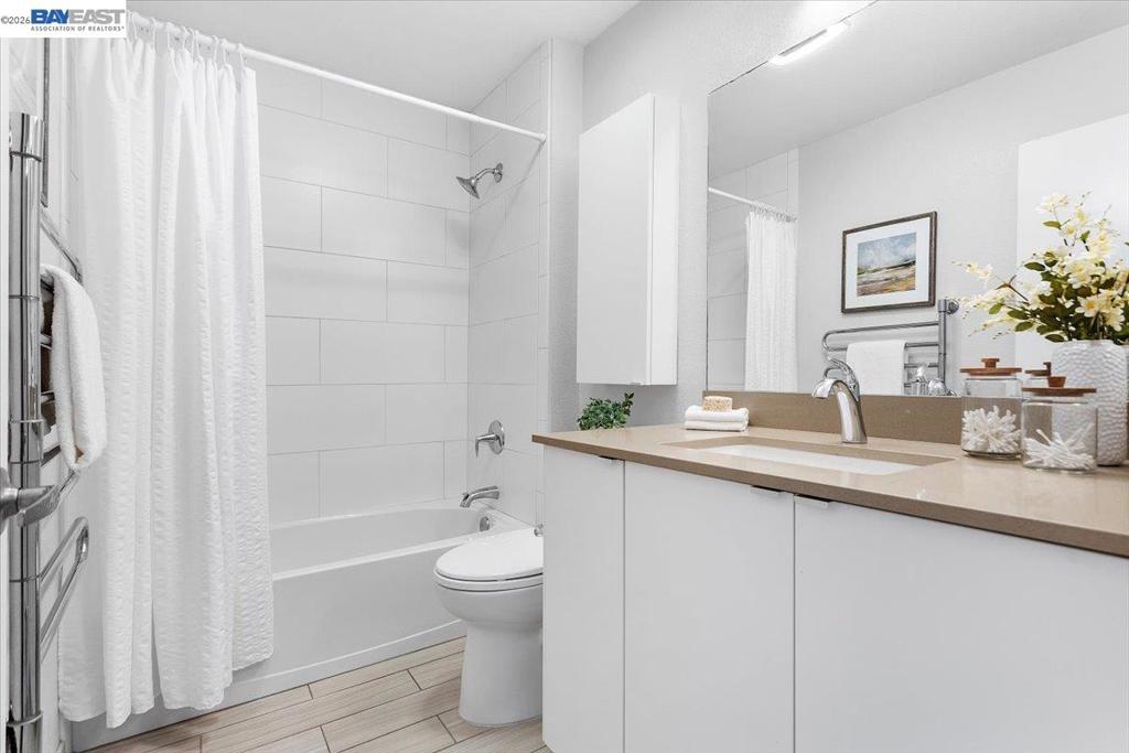 Condominium for sale at 130 Lakeshore Ct, Richmond, CA featuring 1 bed and 1 bath