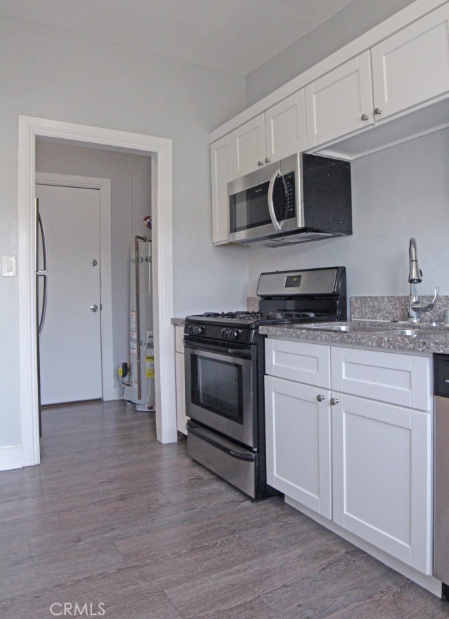 Residential Lease for rent at 3111 Kenwood Avenue, Los Angeles, Los Angeles County CA featuring 1 bed and 1 bath
