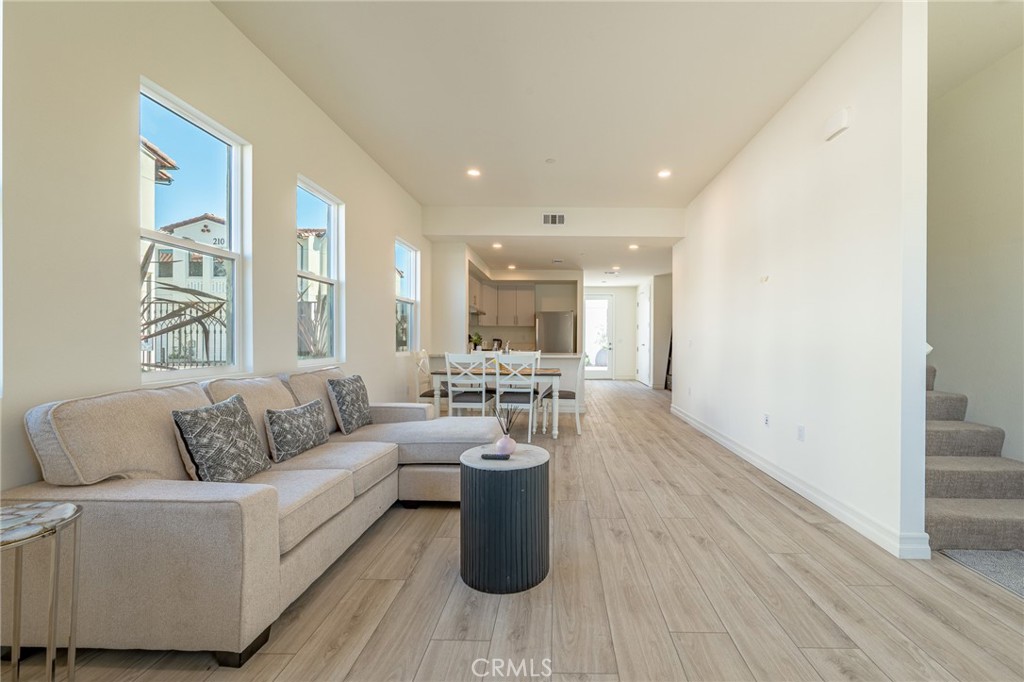 Residential Lease for rent at 160 N New Ave 8, Monterey Park, Los Angeles County CA featuring 2 beds and 3 baths