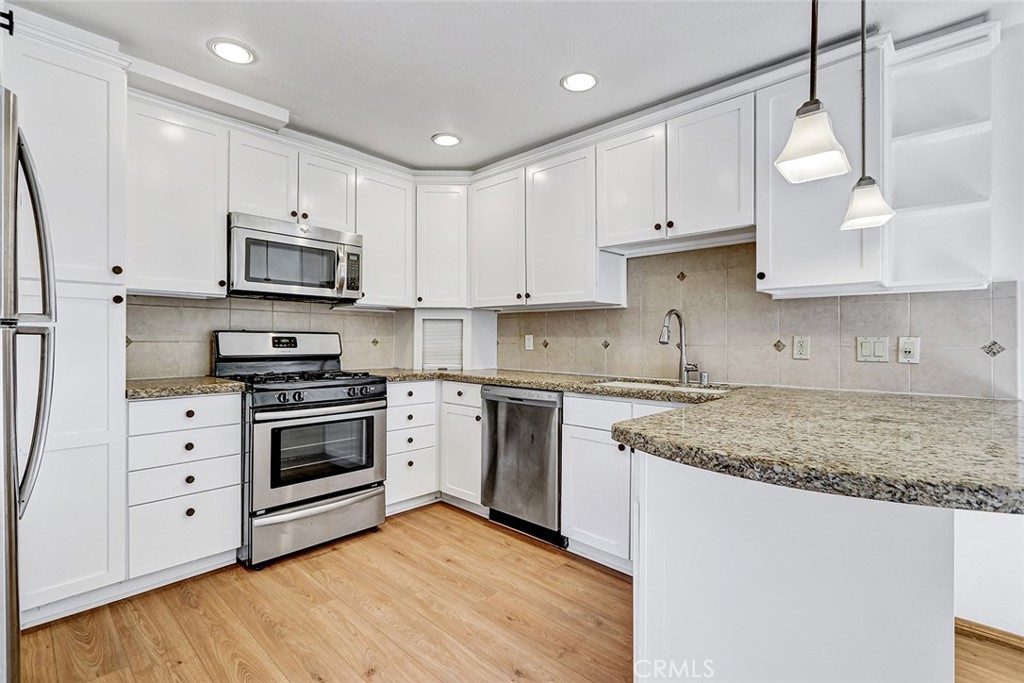 Residential for sale at 1418 26th Street 5, Santa Monica CA featuring 2 beds and 3 baths
