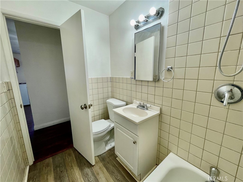 Residential Lease for rent at 935 E Route 66, Glendora, Los Angeles County, CA featuring 1 bed and 1 bath
