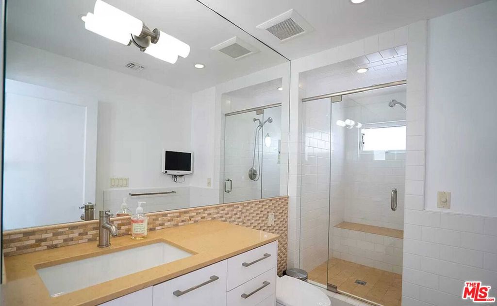Residential Lease for rent at 24742 Malibu Road, Malibu CA featuring 2 beds and 2 baths