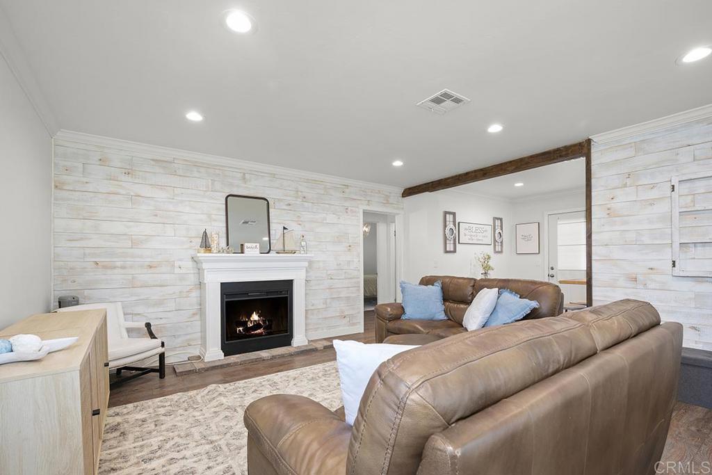 Residential Lease for rent at 586 DEL MAR, Chula Vista CA featuring 3 beds and 2 baths