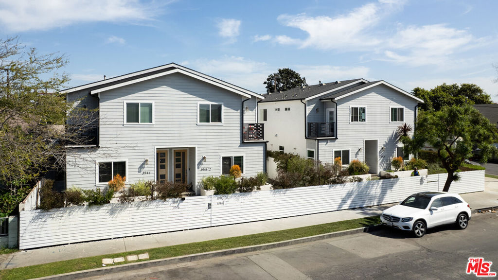 Residential Income for sale at 3944 S Budlong Avenue, Los Angeles, CA featuring 12 beds and 12 baths