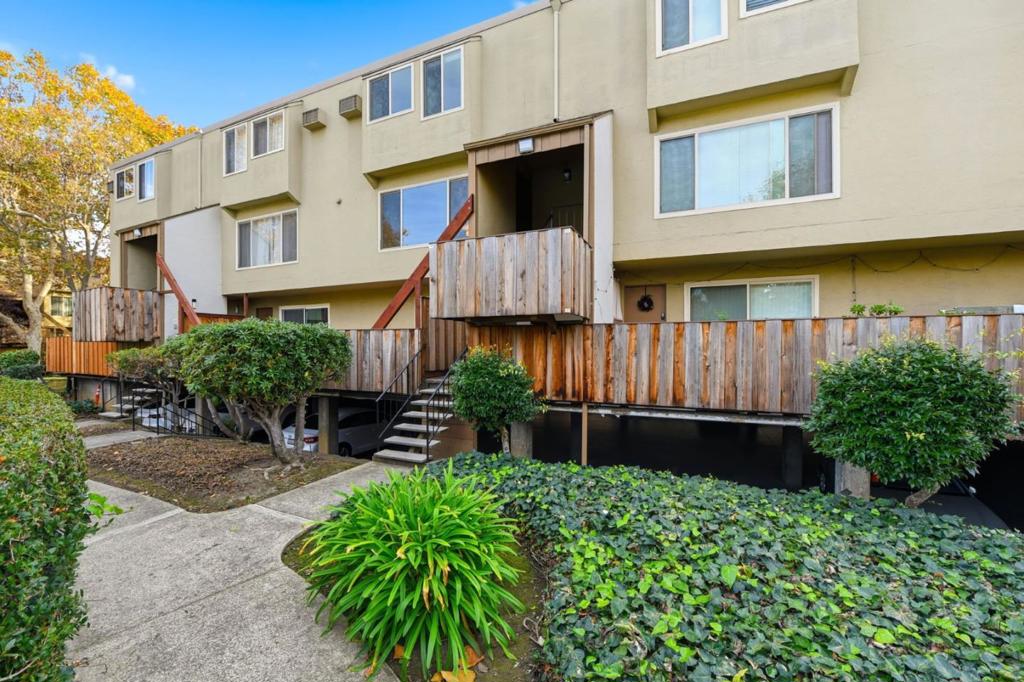 Residential for sale at 460 Auburn Way 5, San Jose CA featuring 2 beds and 2 baths