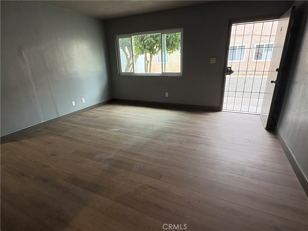 Residential Lease for rent at 1905 W Myrtle Street 3, Santa Ana CA featuring 2 beds and 1 bath