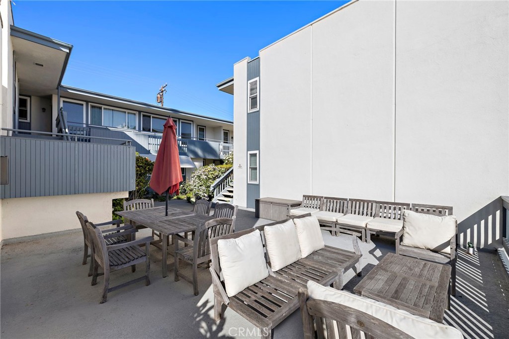 Residential Lease for rent at 245 Aster 15, Laguna Beach CA featuring 2 beds and 1 bath