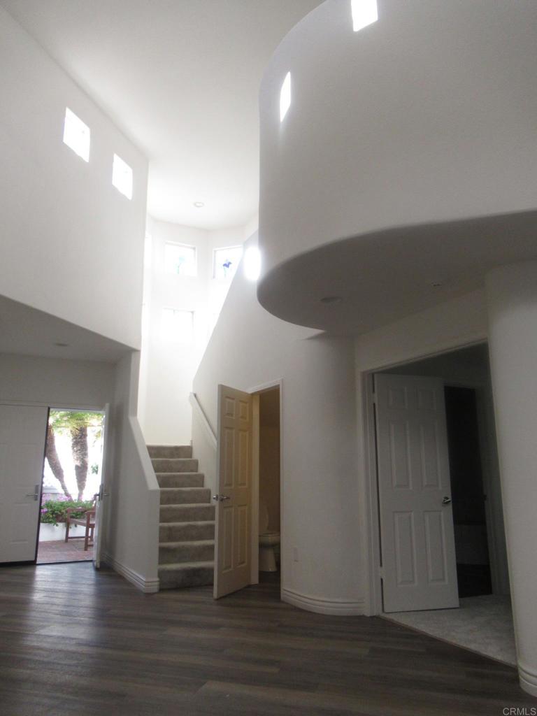 Residential Lease for rent at 4143 Andros Way, Oceanside CA featuring 2 beds and 3 baths