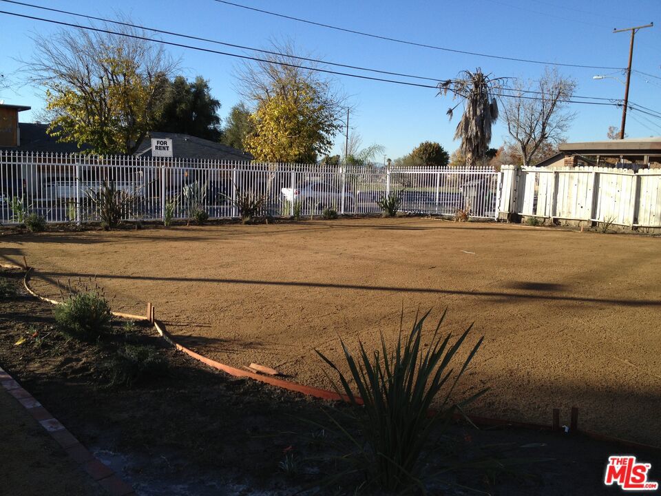 Residential Lease for rent at 26416 San Jacinto Street 26416, Hemet CA featuring 2 beds and 1 bath