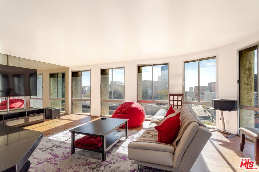 Residential Lease for rent at 800 W 1st Street 1105, Los Angeles, Los Angeles County CA featuring 2 beds and 2 baths