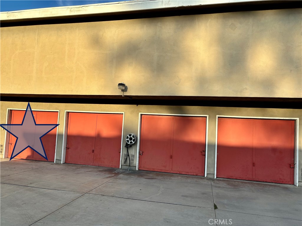 Residential Lease for rent at 16971 Hoskins, Huntington Beach CA featuring 1 bed and 1 bath