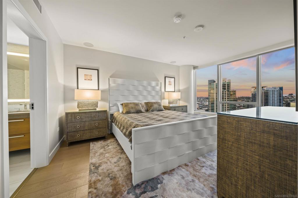 Residential Lease for rent at 888 W E 3006, San Diego CA featuring 2 beds and 2 baths