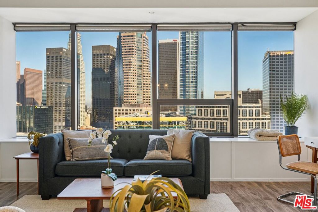 Condominium for sale at 1100 Wilshire Boulevard 2209, Los Angeles, CA featuring 1 bed and 1 bath
