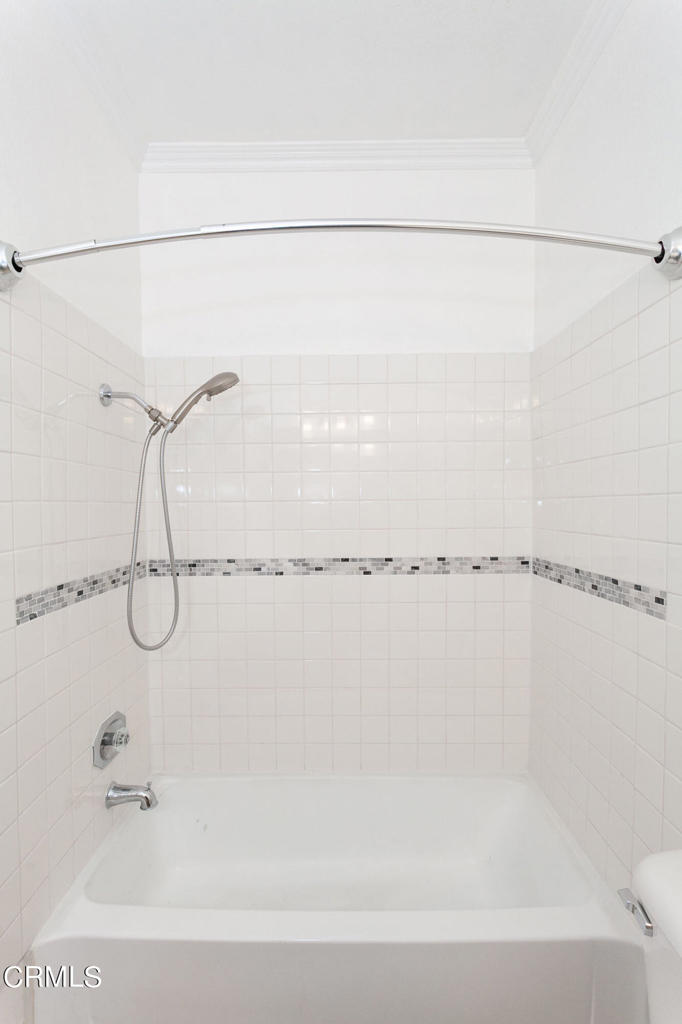 Residential Lease for rent at 300 N El Molino Avenue 210, Pasadena CA and 1 bath