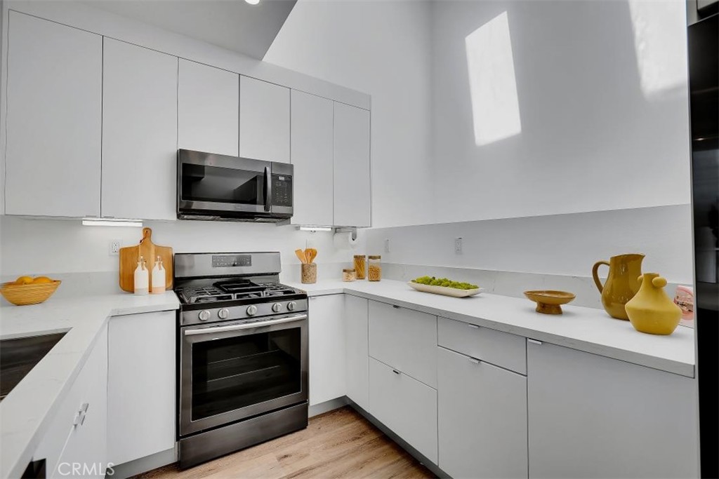 Residential for sale at 6919 Knowlton Place, Los Angeles CA featuring 3 beds and 4 baths