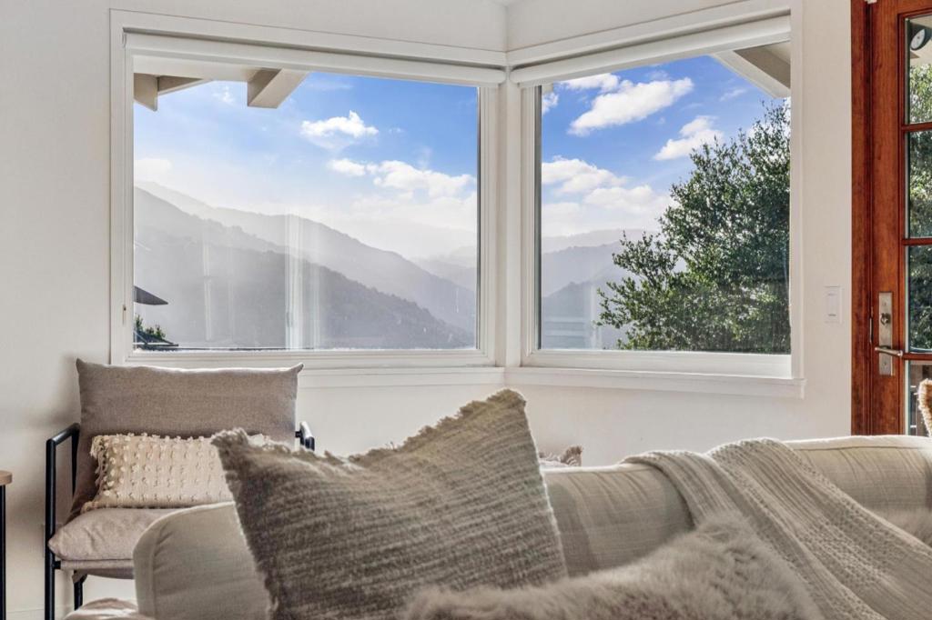 Active for sale at Carmel Valley, CA, Carmel Valley, CA CA and 3 baths