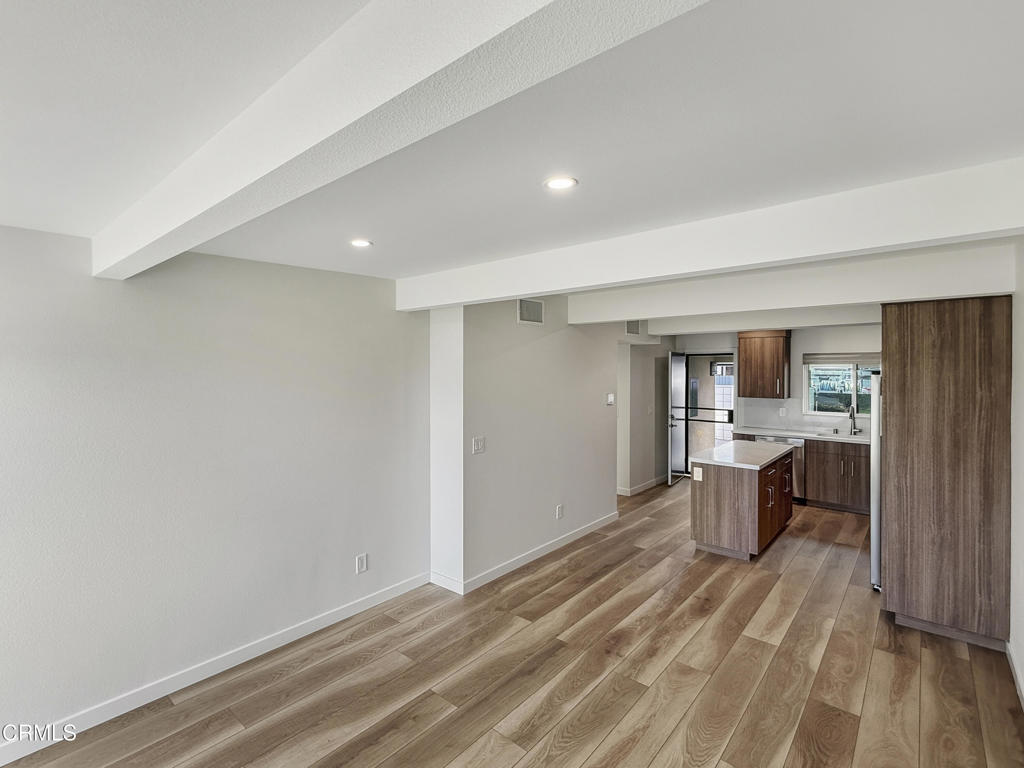 Residential Lease for rent at 61 B Redwood Avenue, Ventura CA featuring 2 beds and 1 bath