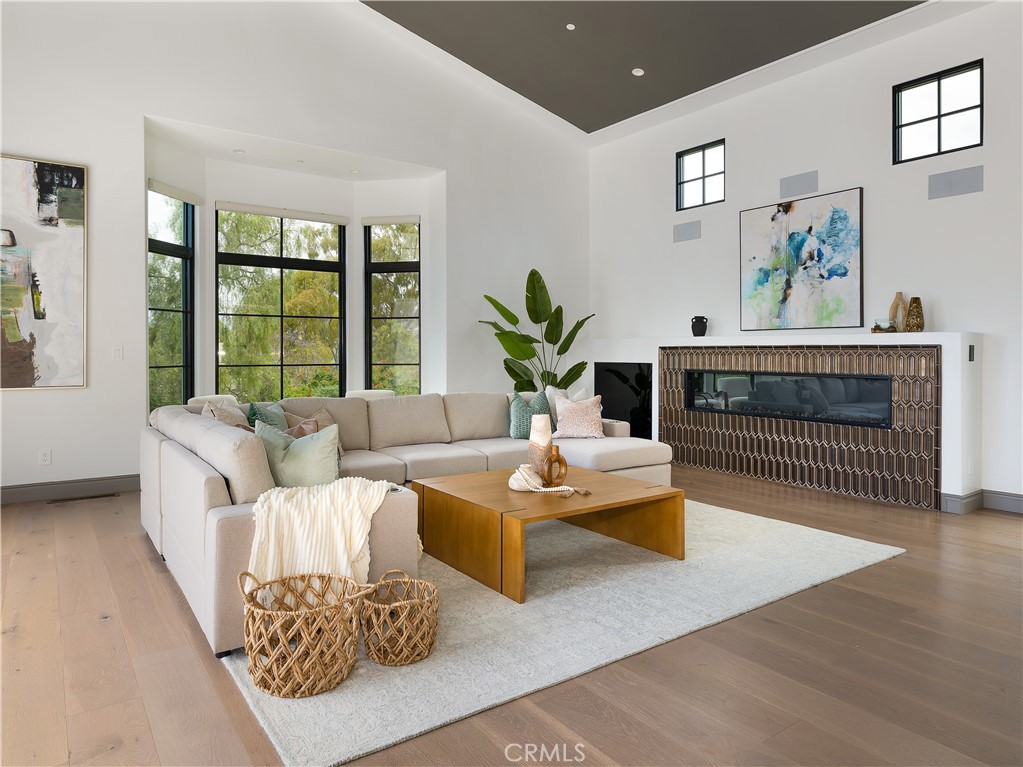 Residential Lease for rent at 32009 Cape Point Drive, Rancho Palos Verdes CA featuring 6 beds and 7 baths