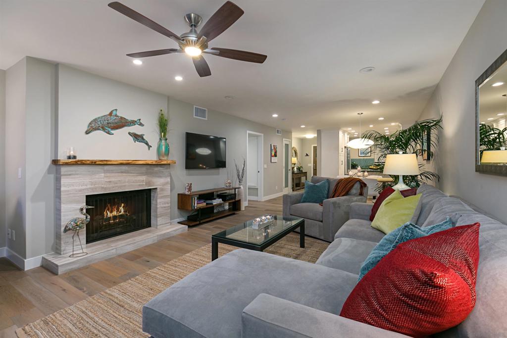 Residential Lease for rent at 238 Dolphin Cove Ct, Del Mar CA featuring 2 beds and 2 baths