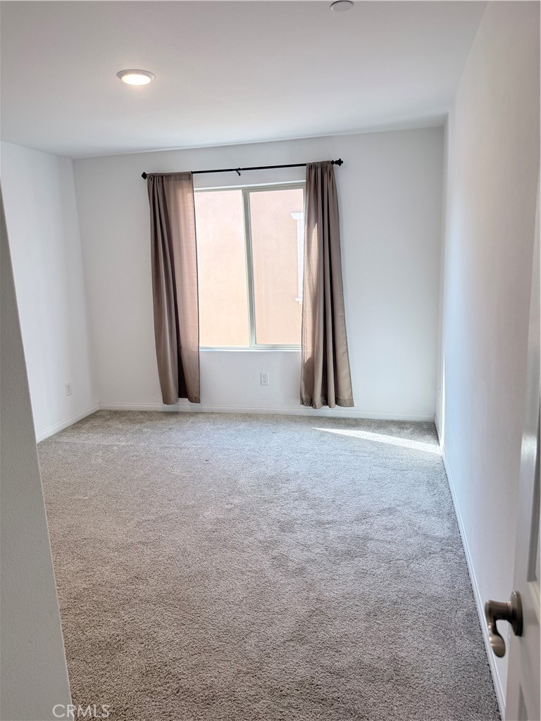 Residential Lease for rent at 729 S Sumac, Rialto CA featuring 5 beds and 3 baths