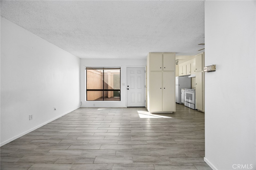 Residential Lease for rent at 2900 Madison Avenue C21, Fullerton CA featuring 1 bed and 1 bath