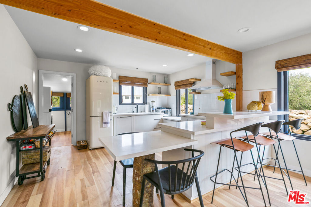 Residential Lease for rent at 2561 Grand Av Fordyce, Ojai CA featuring 2 beds and 2 baths