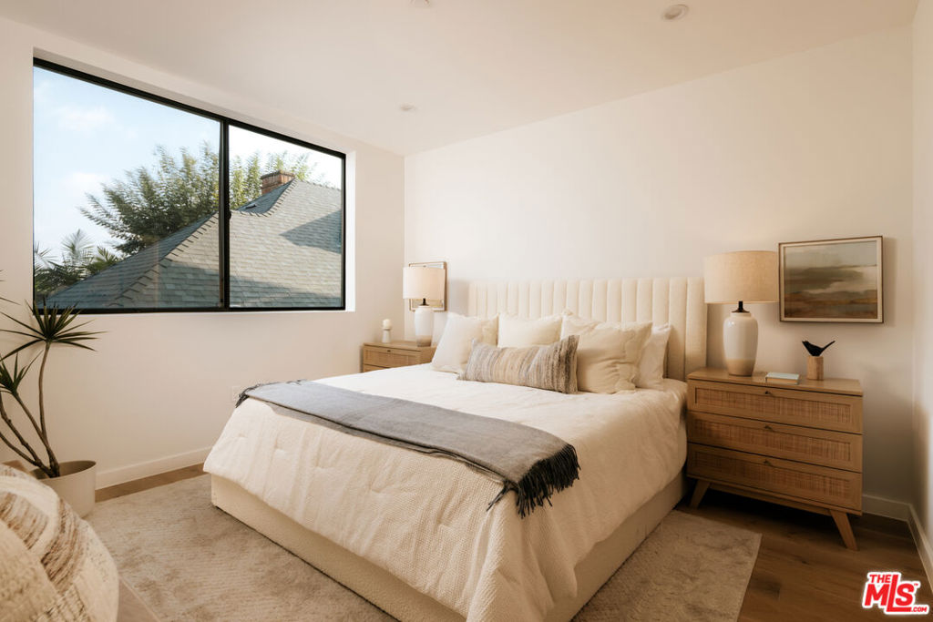 Residential Income for sale at 2919 Waverly Drive, Los Angeles, CA featuring 39 beds and 35 baths