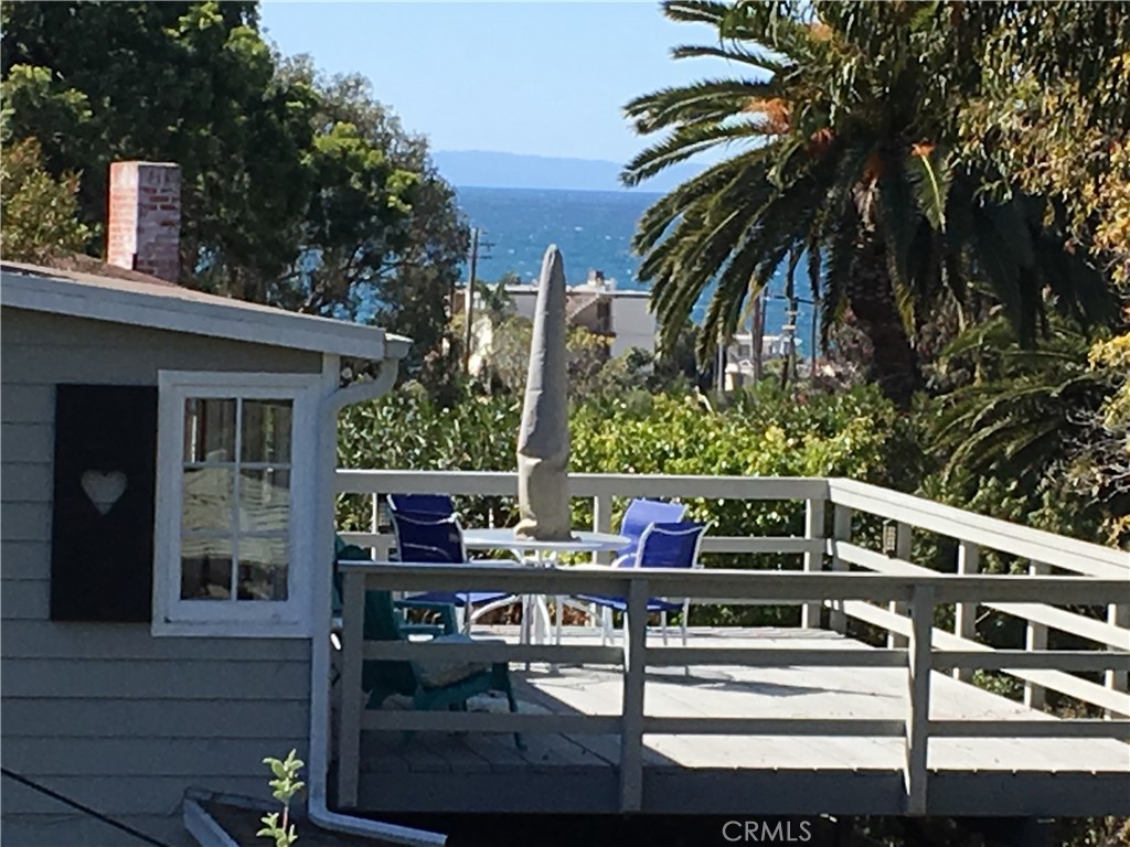 Residential Lease for rent at 460 Saint Anns Drive, Laguna Beach CA featuring 1 bed and 1 bath