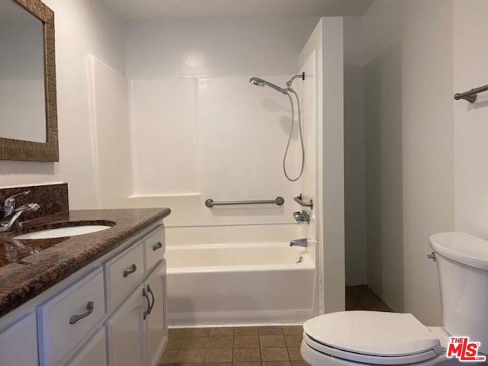 Residential for sale at 1629 6th Avenue, Los Angeles CA featuring 2 beds and 2 baths